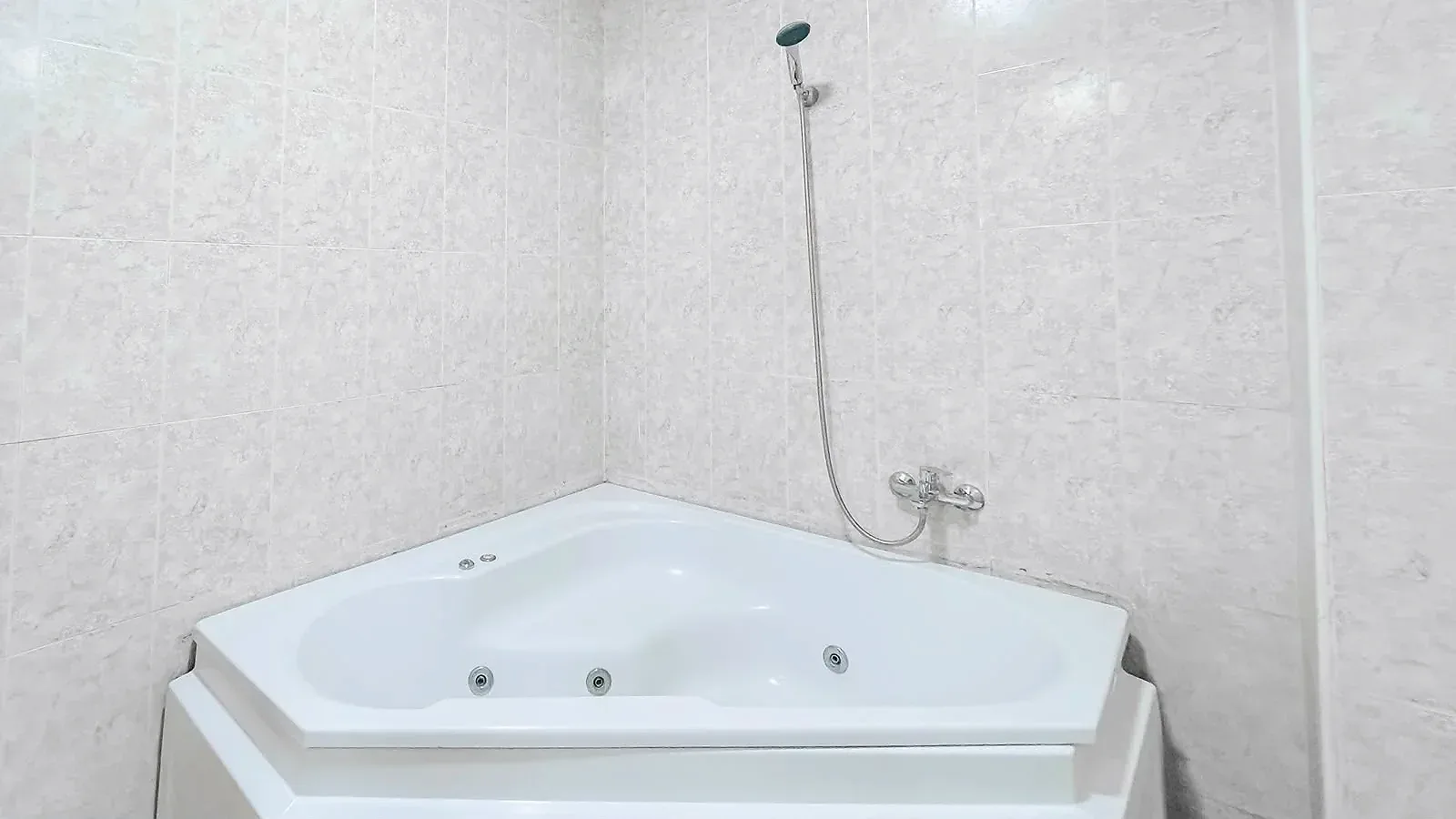 Appartement 2 chambres à Victor Hugo, non meublé – PHOTO 2026 10 15 17 48 09 8