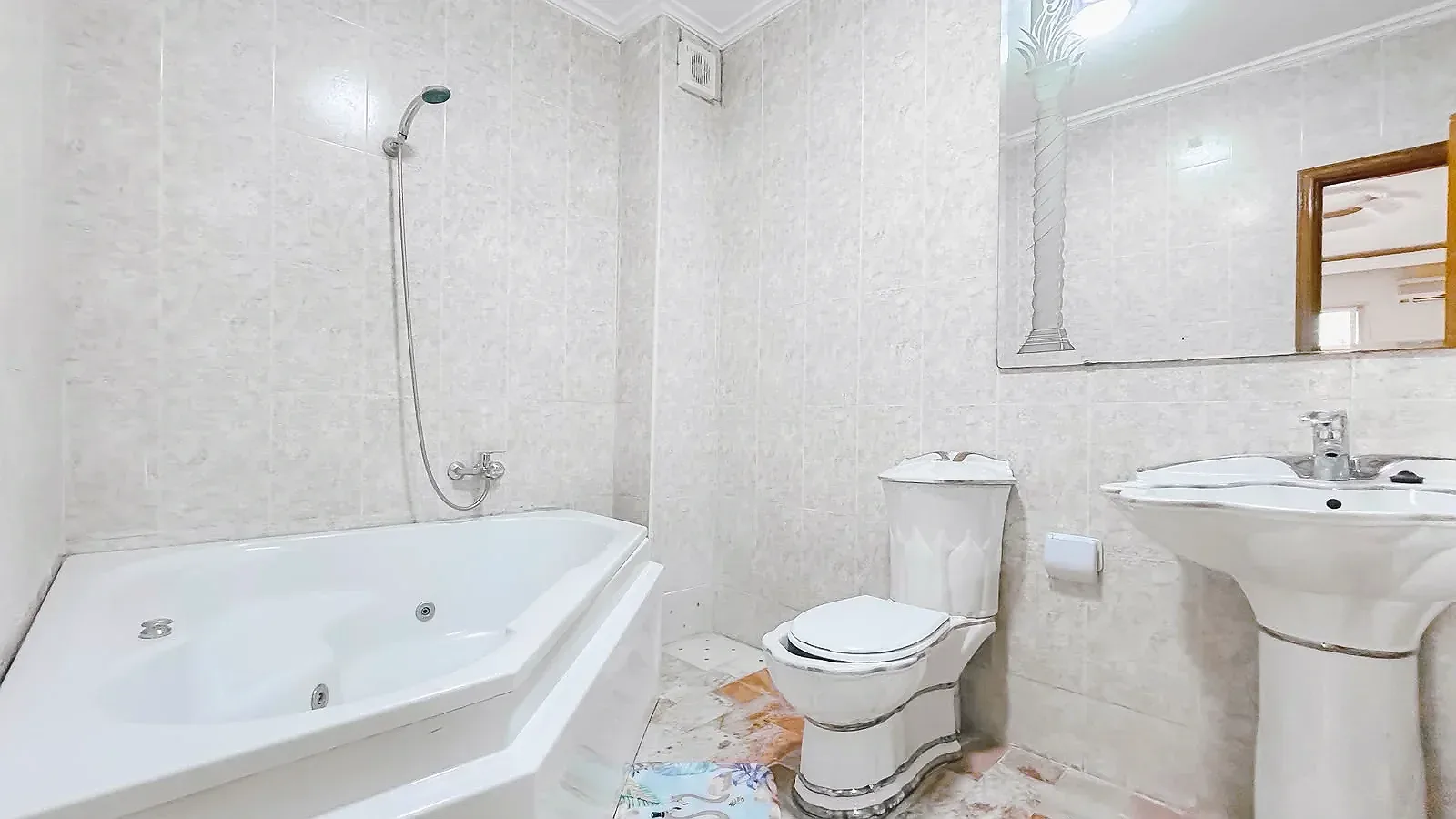 Appartement 2 chambres à Victor Hugo, non meublé – PHOTO 2026 10 15 17 48 09