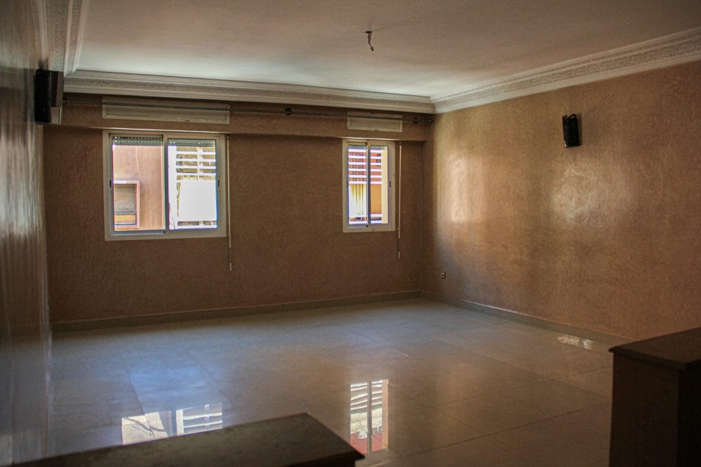 grand appartement pas cher Avenue Hassan 2 - Photo 3